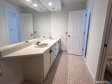 166 Glengarry Road Fairfield CT 06825