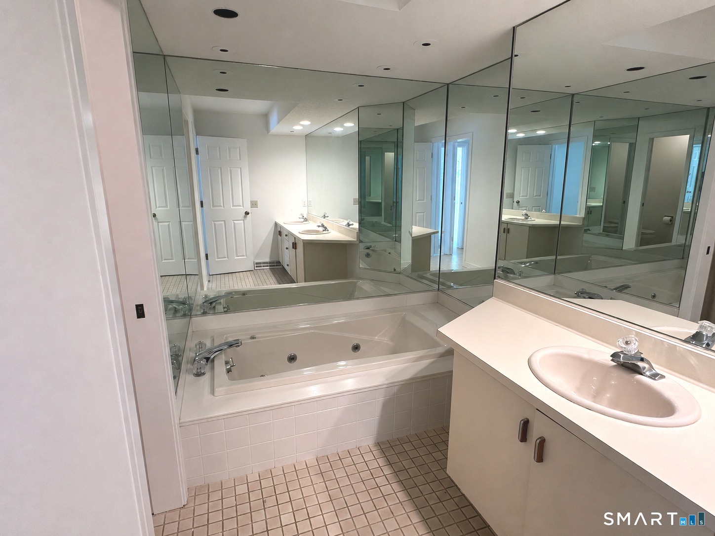 166 Glengarry Road Fairfield CT 06825