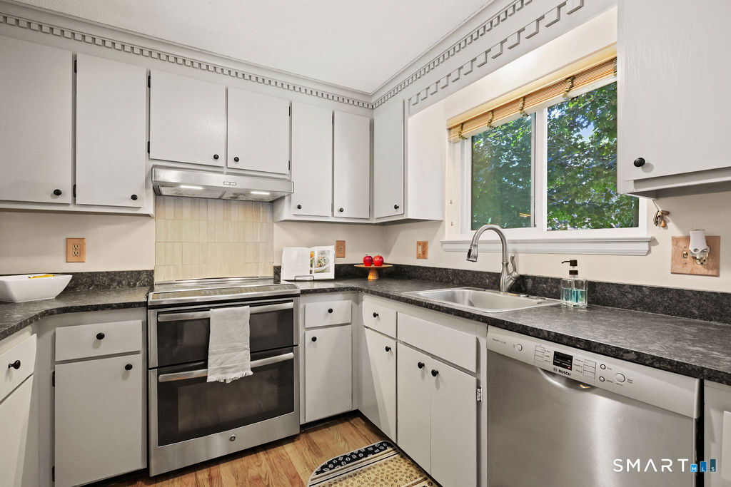 5 Quail Drive Simsbury CT 06081
