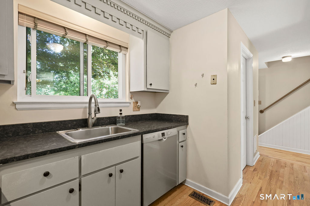 5 Quail Drive Simsbury CT 06081