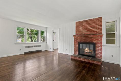 104 1/2 Ledgebrook Drive Norwalk CT 06854