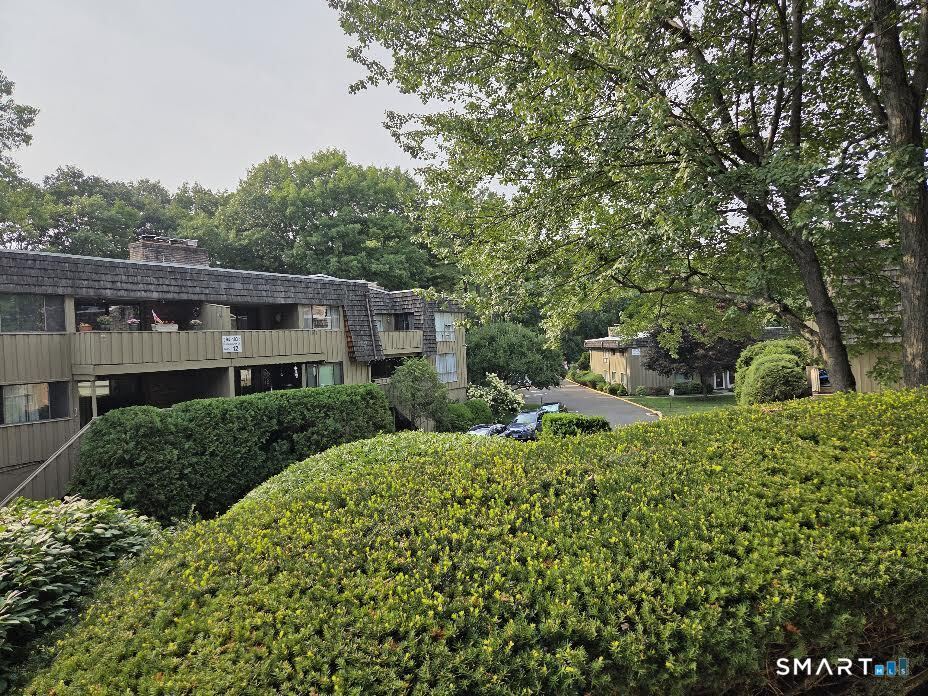 104 1/2 Ledgebrook Drive Norwalk CT 06854