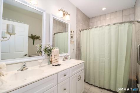 215 Meadow Brook Road Oxford CT 06478