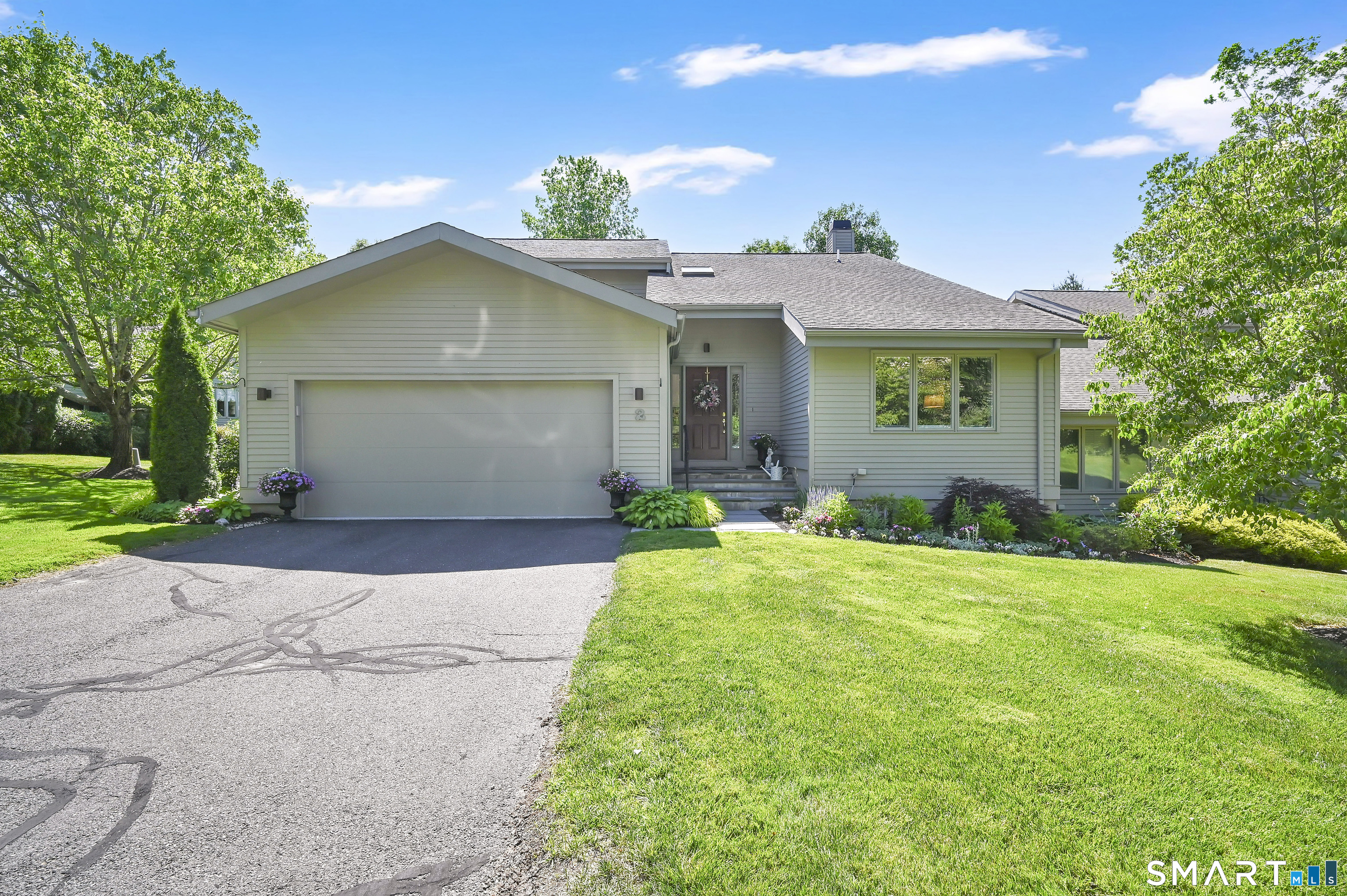 2 Thistle Hollow Avon CT 06001
