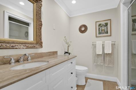 2 Thistle Hollow Avon CT 06001