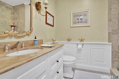 2 Thistle Hollow Avon CT 06001