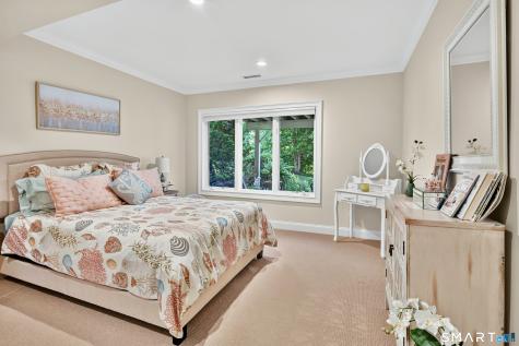 2 Thistle Hollow Avon CT 06001