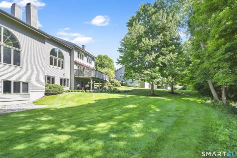 2 Thistle Hollow Avon CT 06001