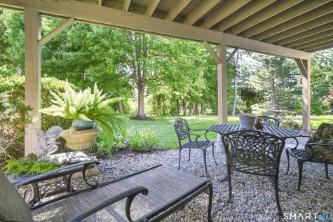 2 Thistle Hollow Avon CT 06001