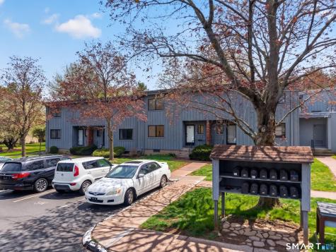 32 Webster Court Newington CT 06111