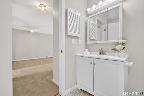 10 Knoll Lane Simsbury CT 06089