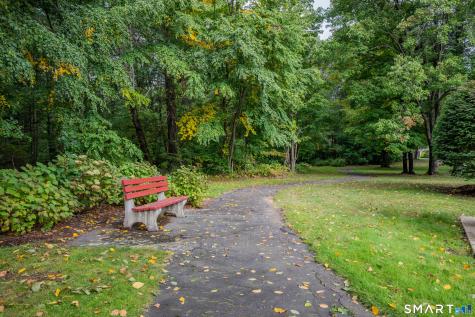 10 Knoll Lane Simsbury CT 06089