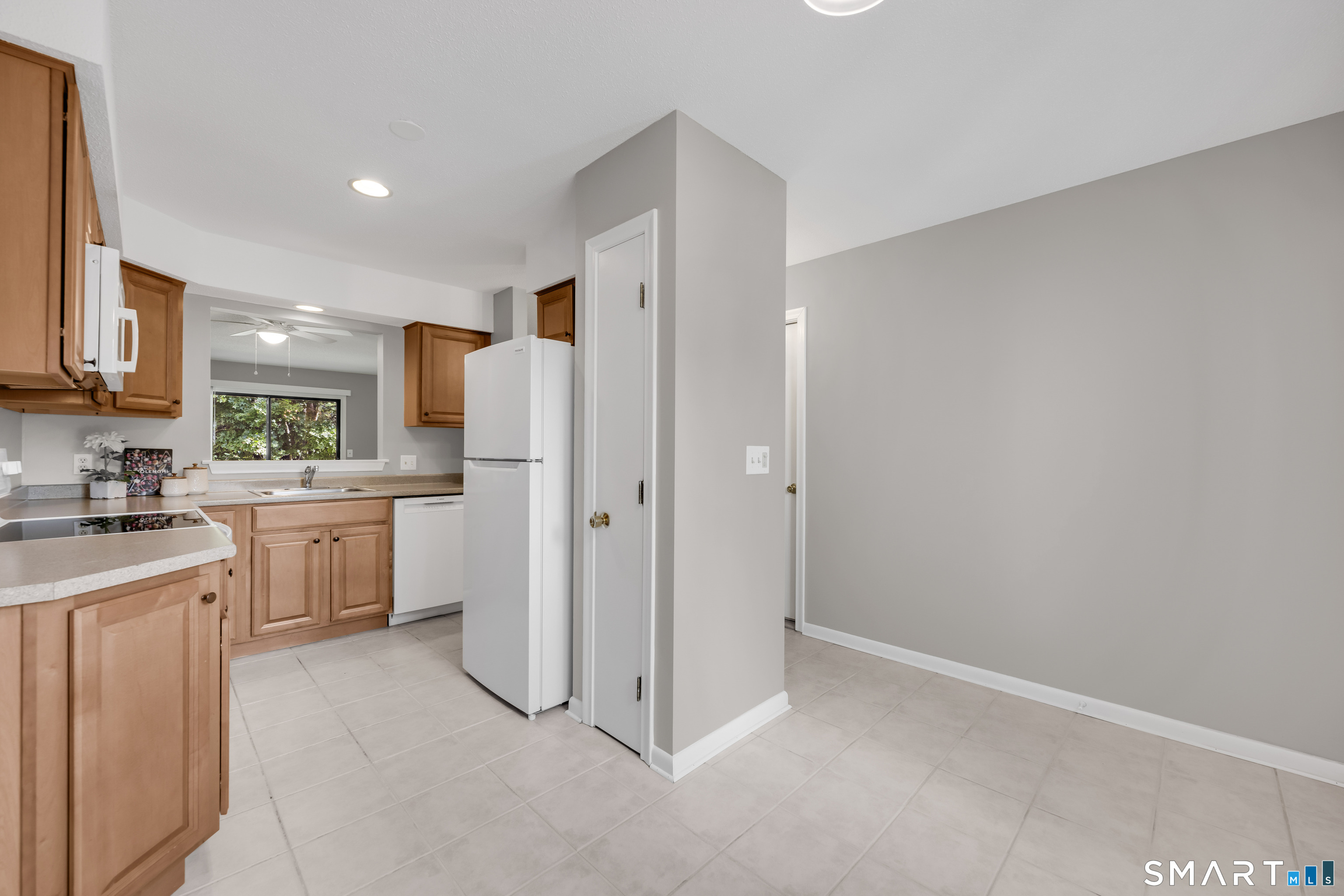 10 Knoll Lane Simsbury CT 06089