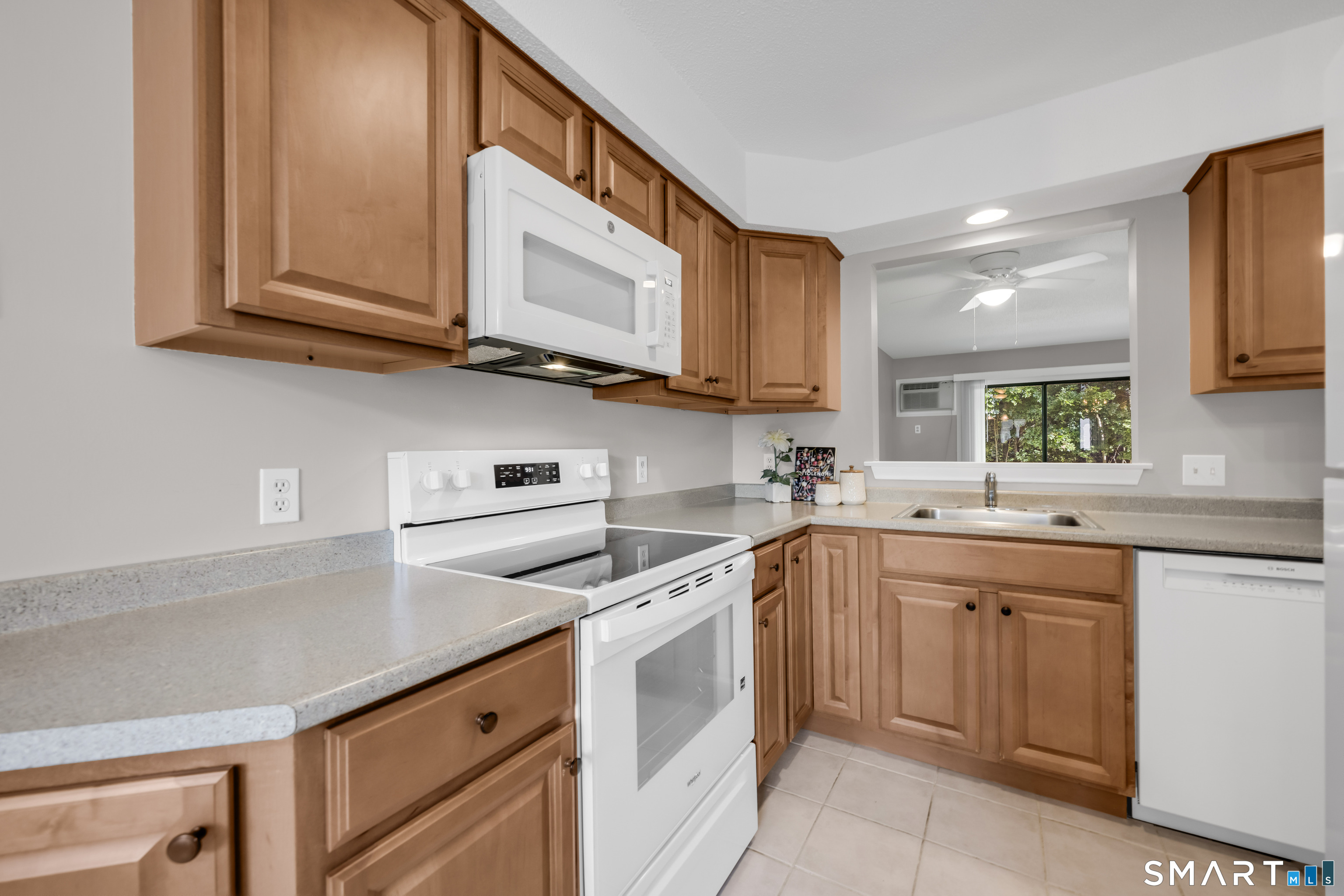 10 Knoll Lane Simsbury CT 06089