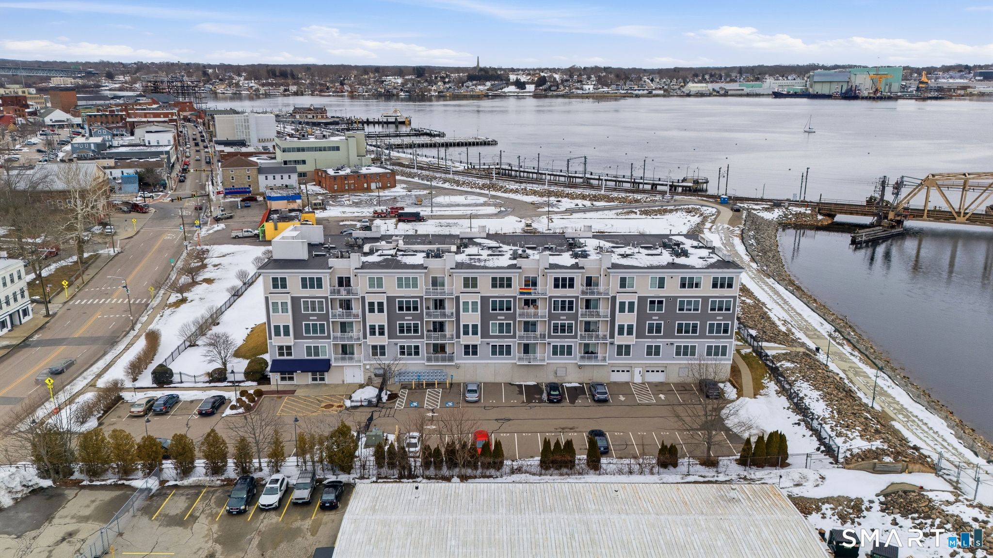 400 Bank Street New London CT 06320