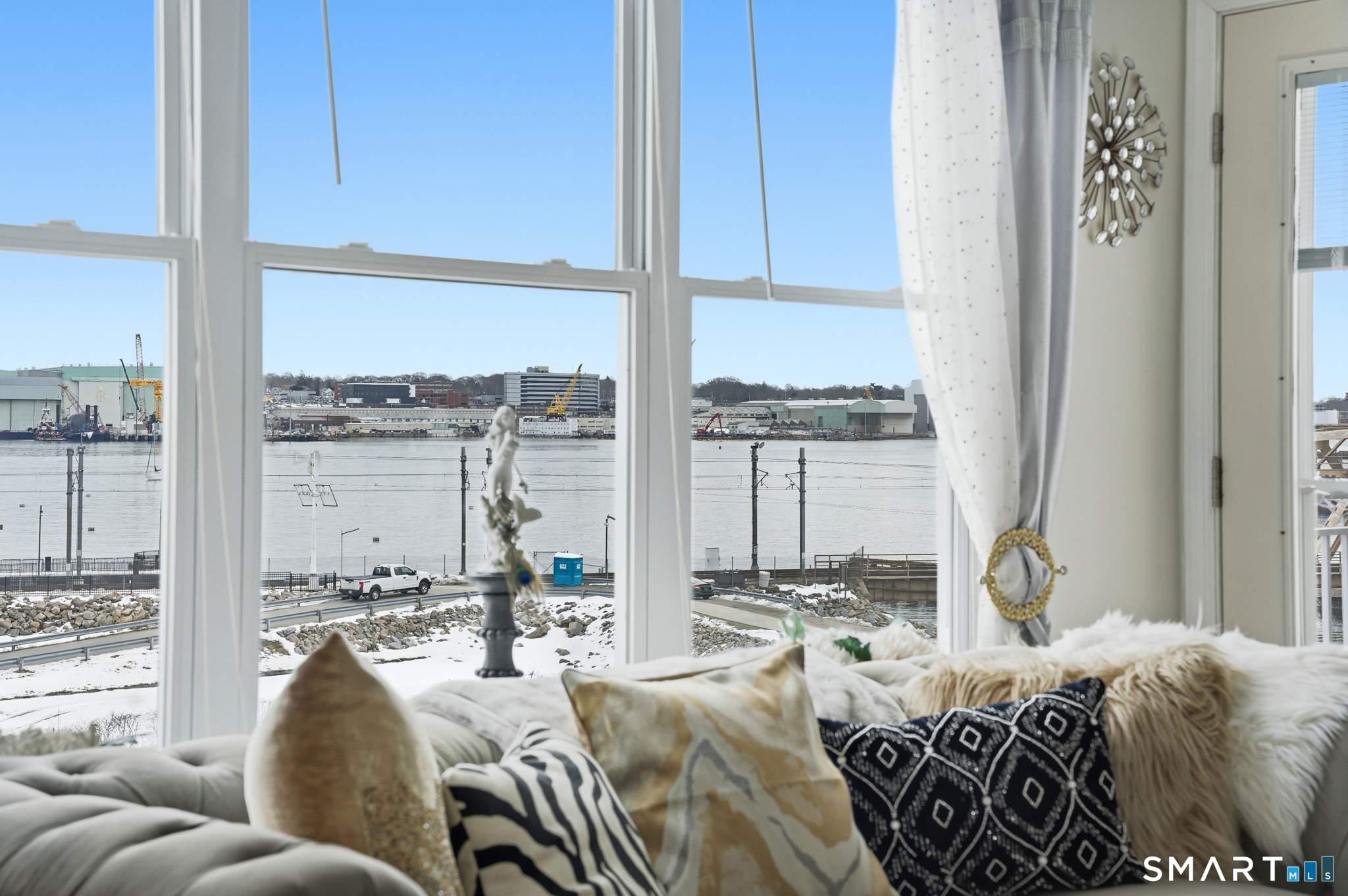 400 Bank Street New London CT 06320