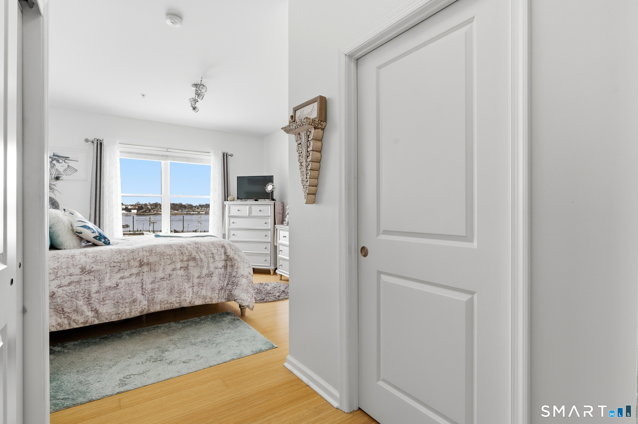 400 Bank Street New London CT 06320