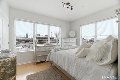 400 Bank Street New London CT 06320