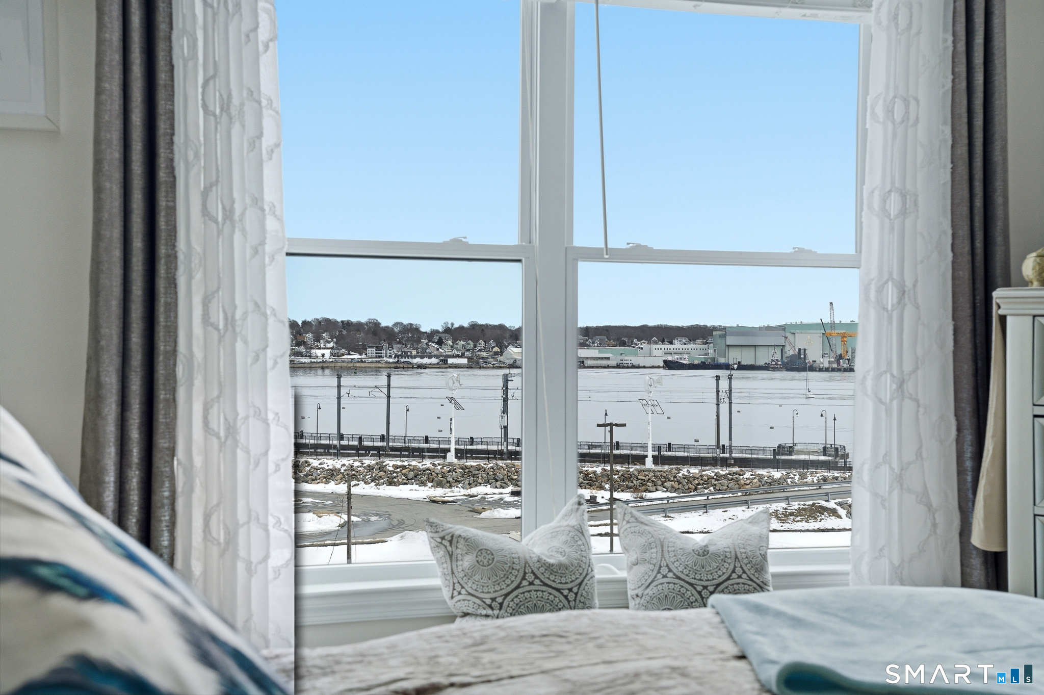 400 Bank Street New London CT 06320