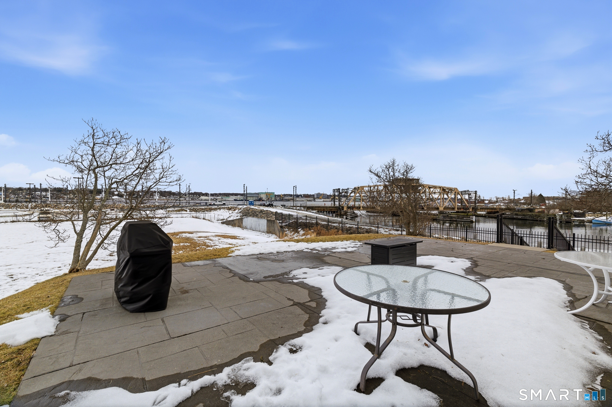 400 Bank Street New London CT 06320