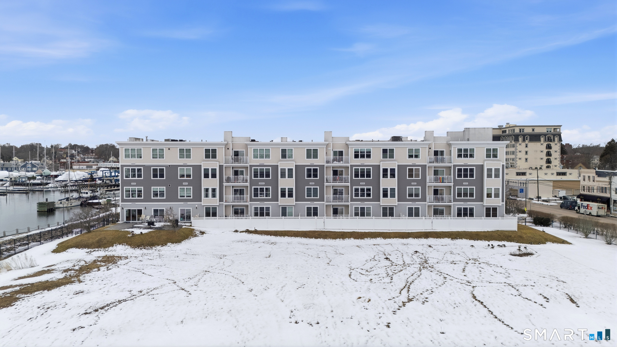 400 Bank Street New London CT 06320