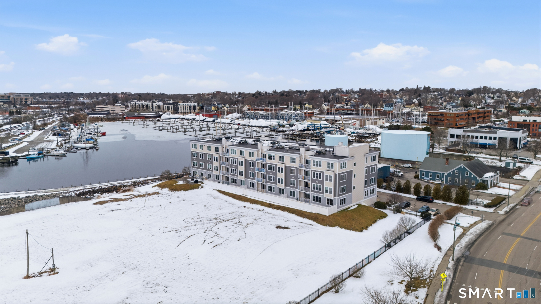 400 Bank Street New London CT 06320