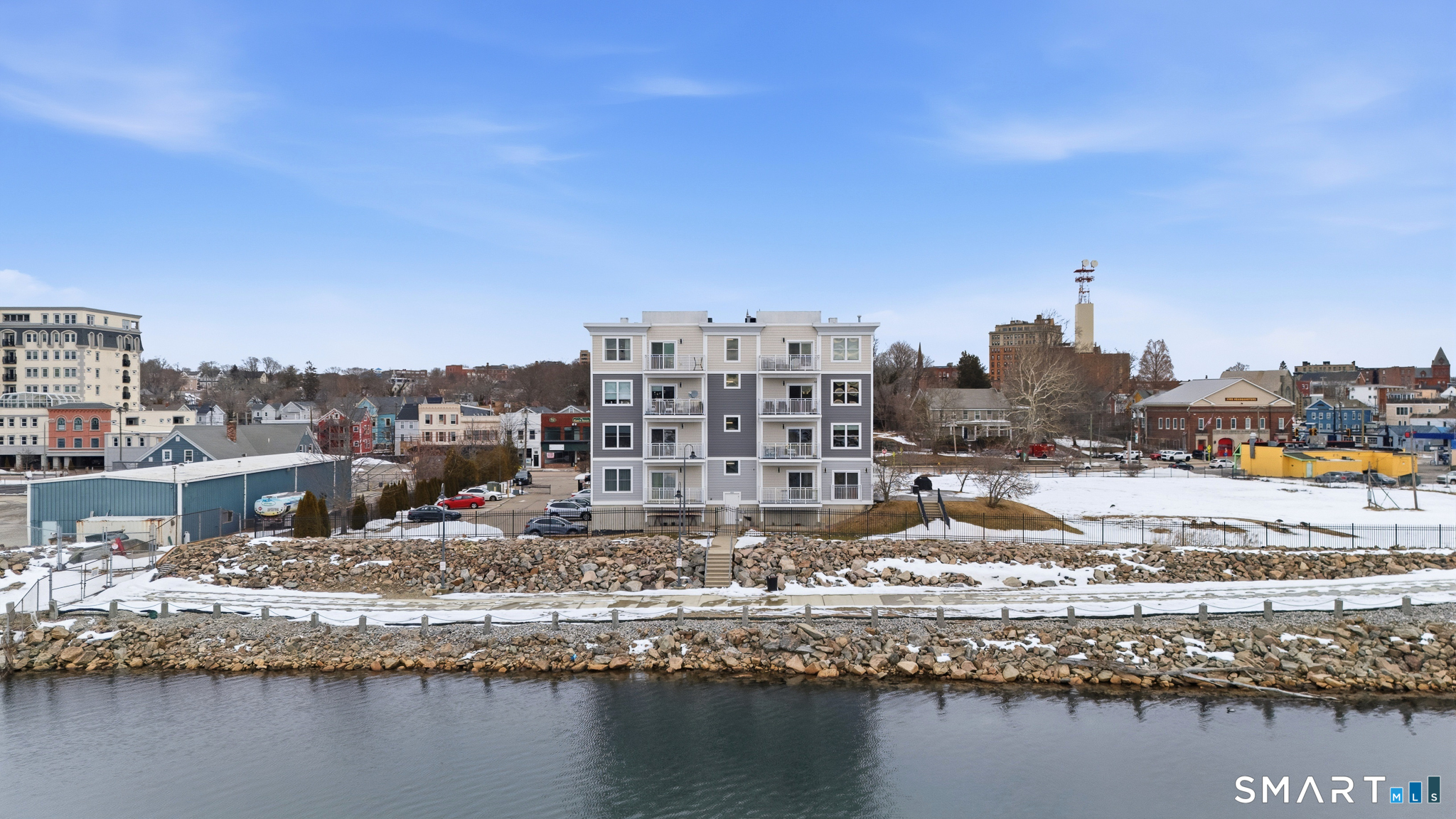 400 Bank Street New London CT 06320