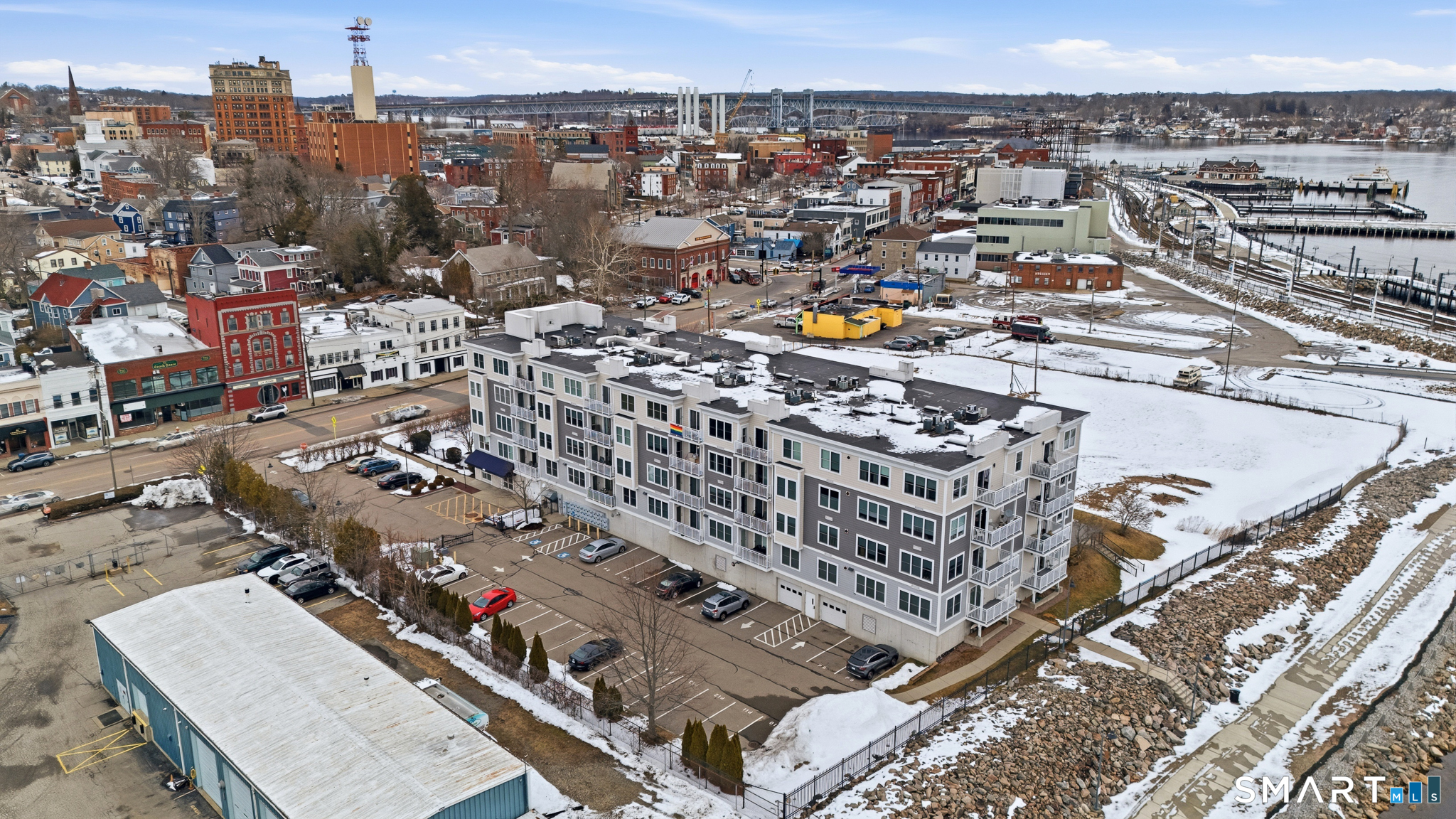 400 Bank Street New London CT 06320