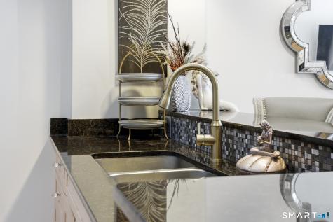 400 Bank Street New London CT 06320