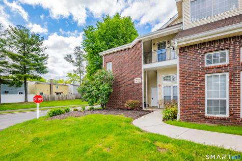 29 Carriage Crossing Lane Middletown CT 06457