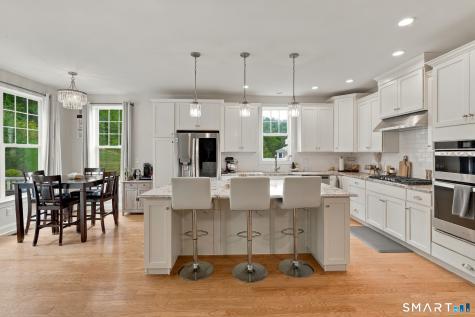 85 Ridgewood Drive Middlebury CT 06762