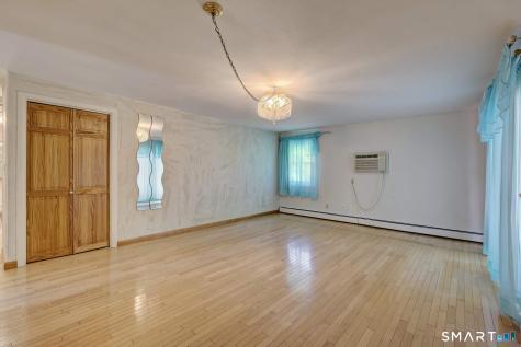 290 Williamstown Court Newington CT 06111