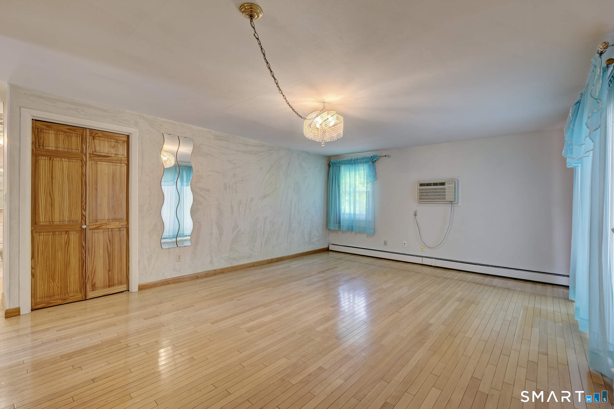 290 Williamstown Court Newington CT 06111