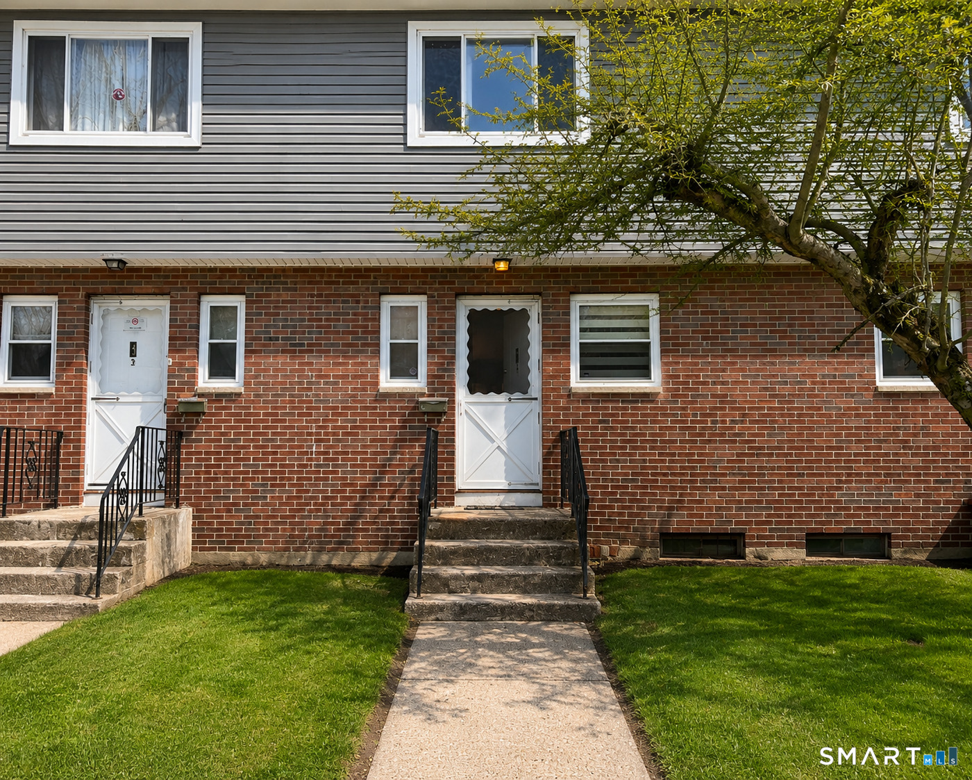 2 Camelot Drive Bloomfield CT 06002