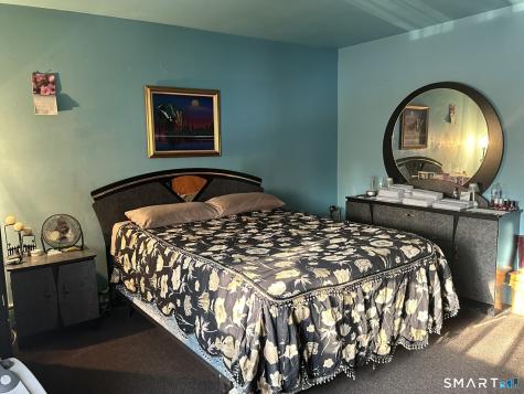 2 Camelot Drive Bloomfield CT 06002