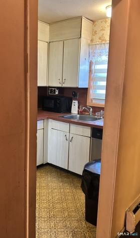 2 Camelot Drive Bloomfield CT 06002