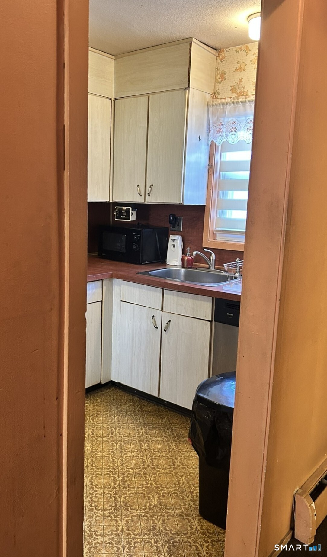 2 Camelot Drive Bloomfield CT 06002