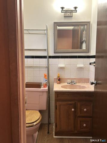 2 Camelot Drive Bloomfield CT 06002