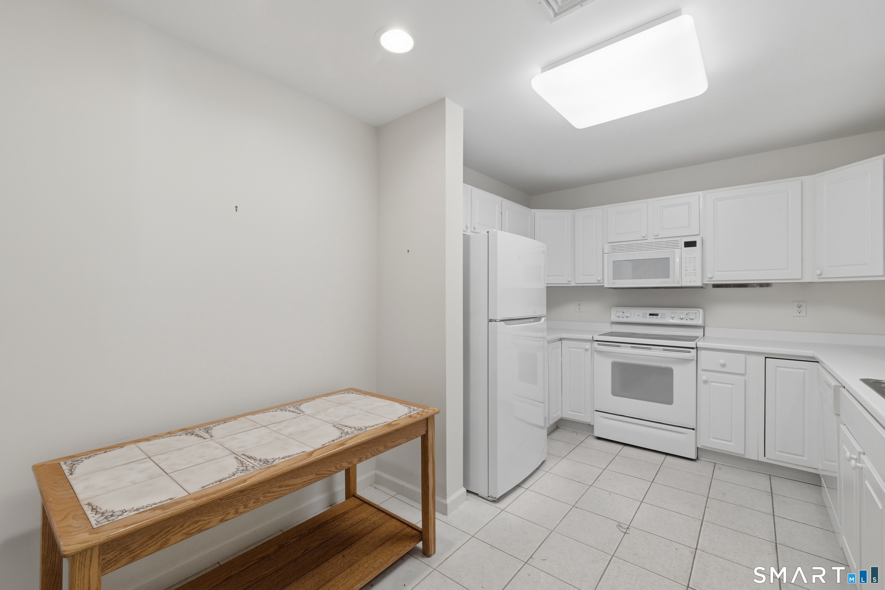 12 Tabor Circle West Hartford CT 06117