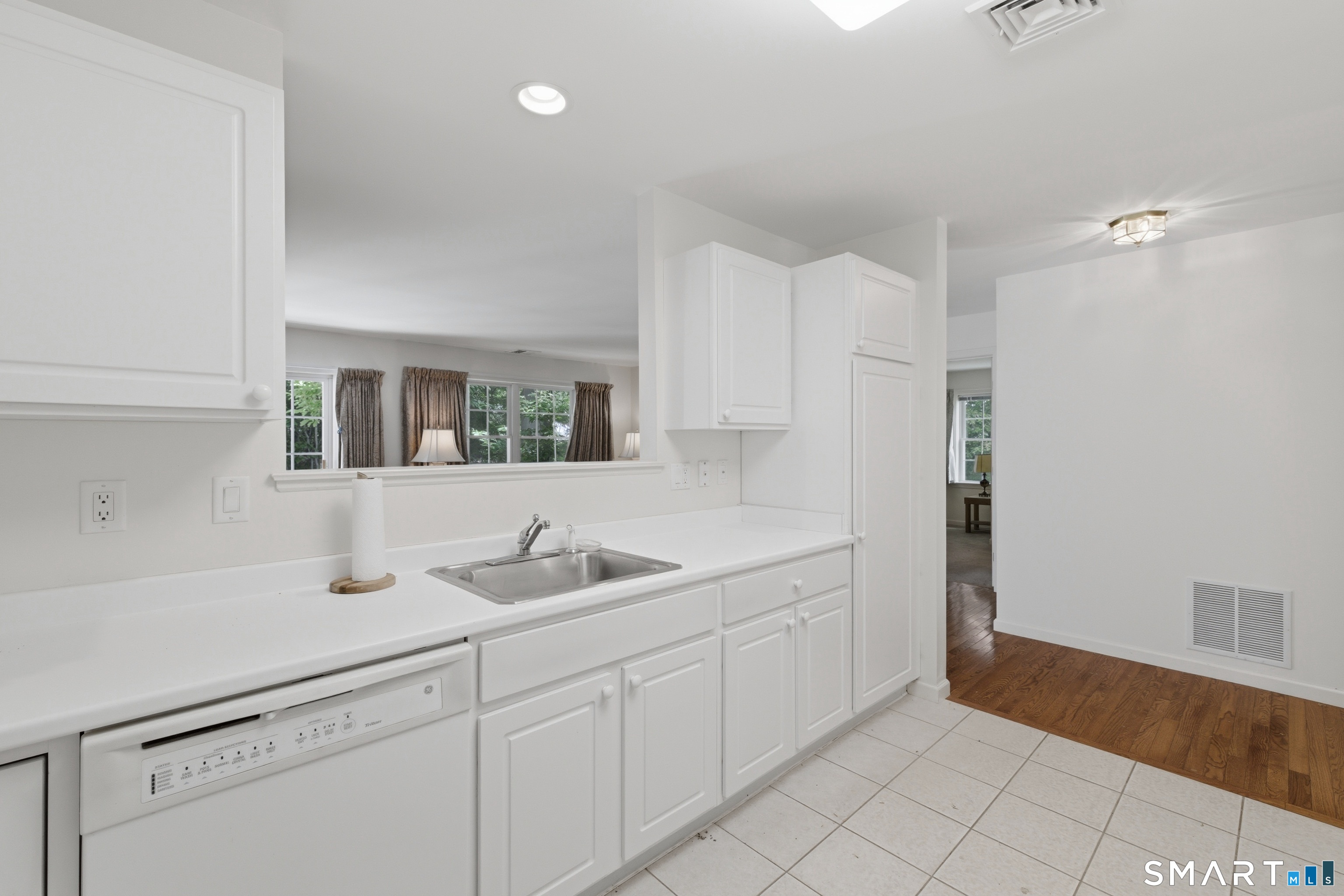 12 Tabor Circle West Hartford CT 06117
