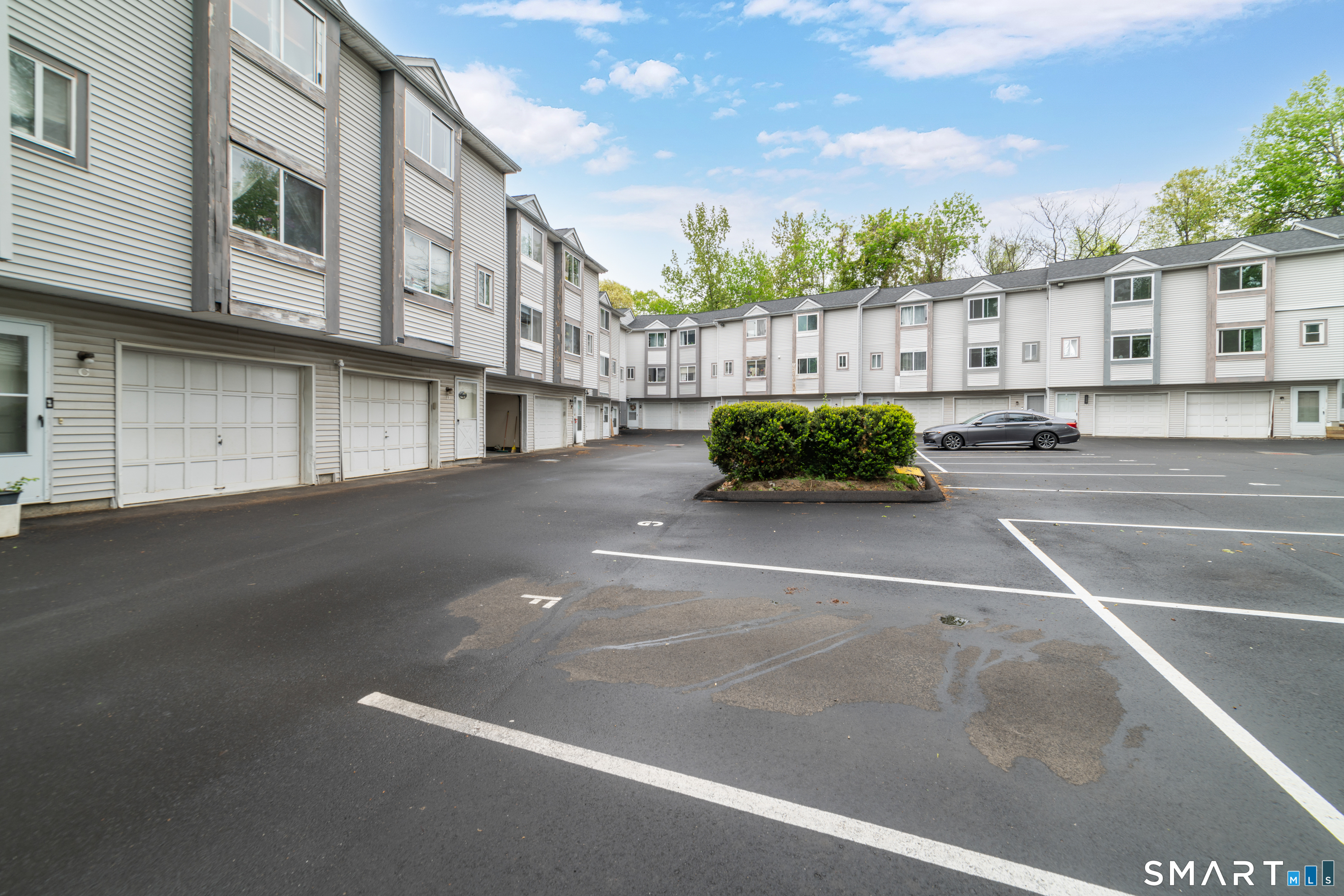 35 Pearl Lake Road Waterbury CT 06706