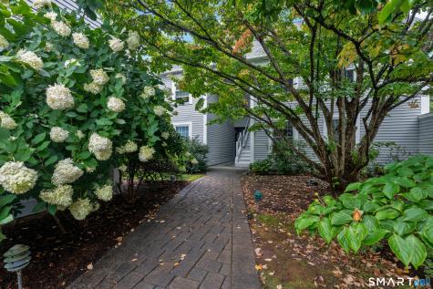 12 River Colony Guilford CT 06437