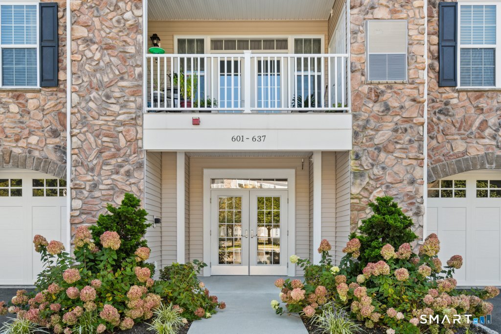 632 Brookside Court Newtown CT 06470