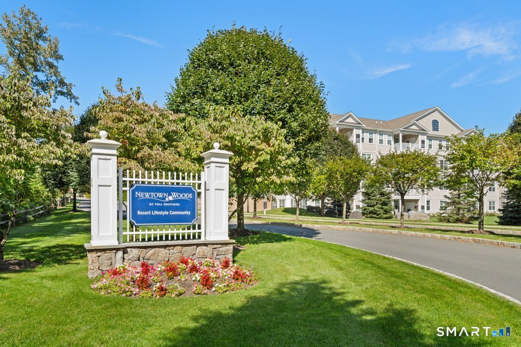 632 Brookside Court Newtown CT 06470