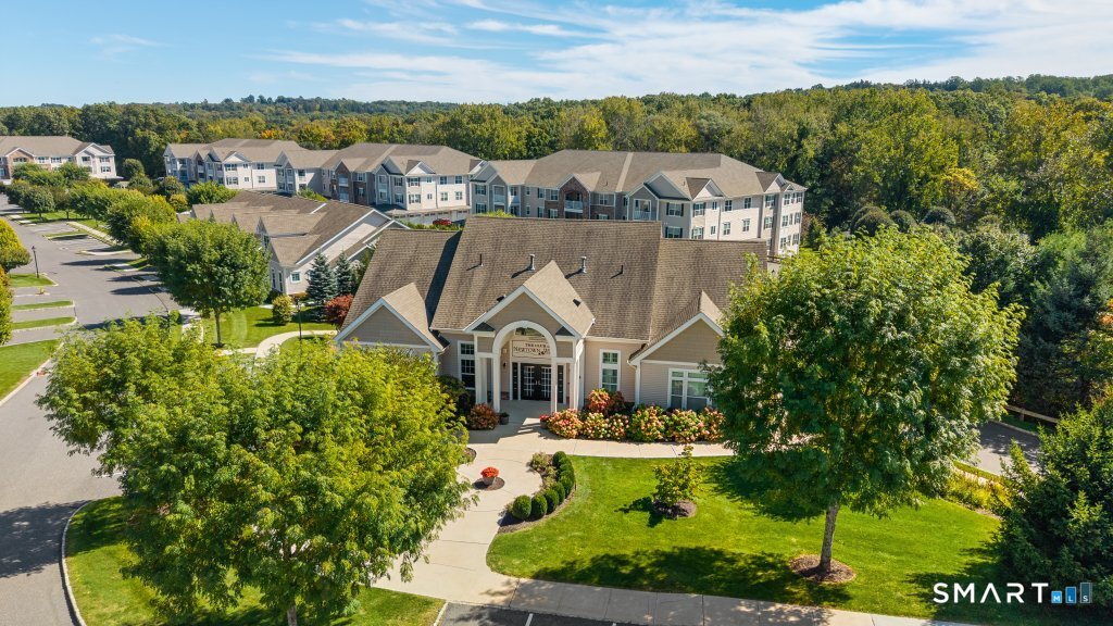 632 Brookside Court Newtown CT 06470