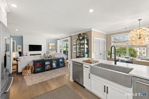 632 Brookside Court Newtown CT 06470