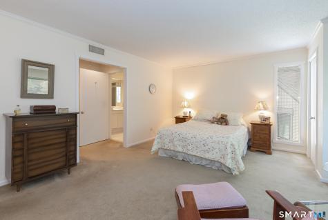 912 Heritage Village Southbury CT 06488
