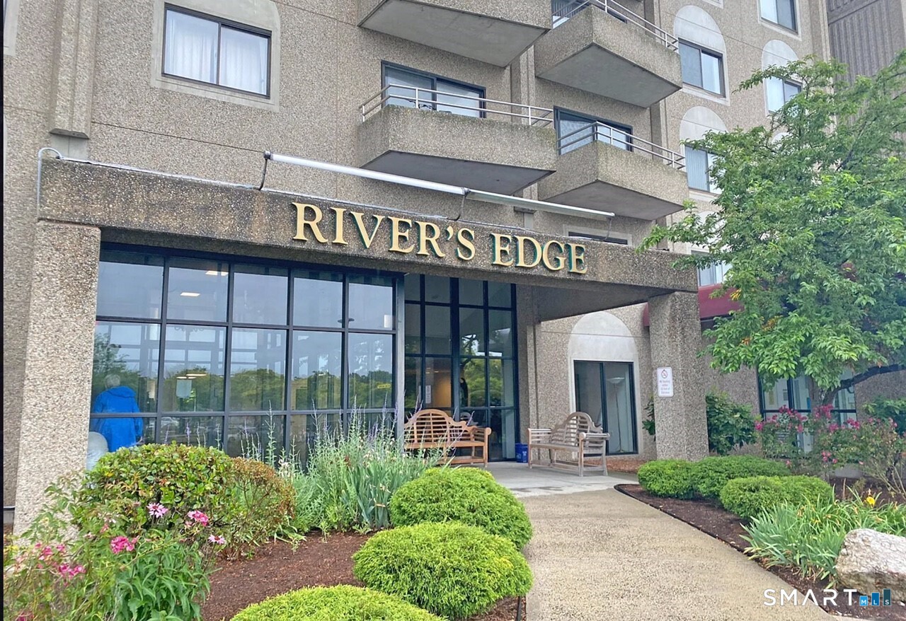 111 Dekoven Drive Middletown CT 06457