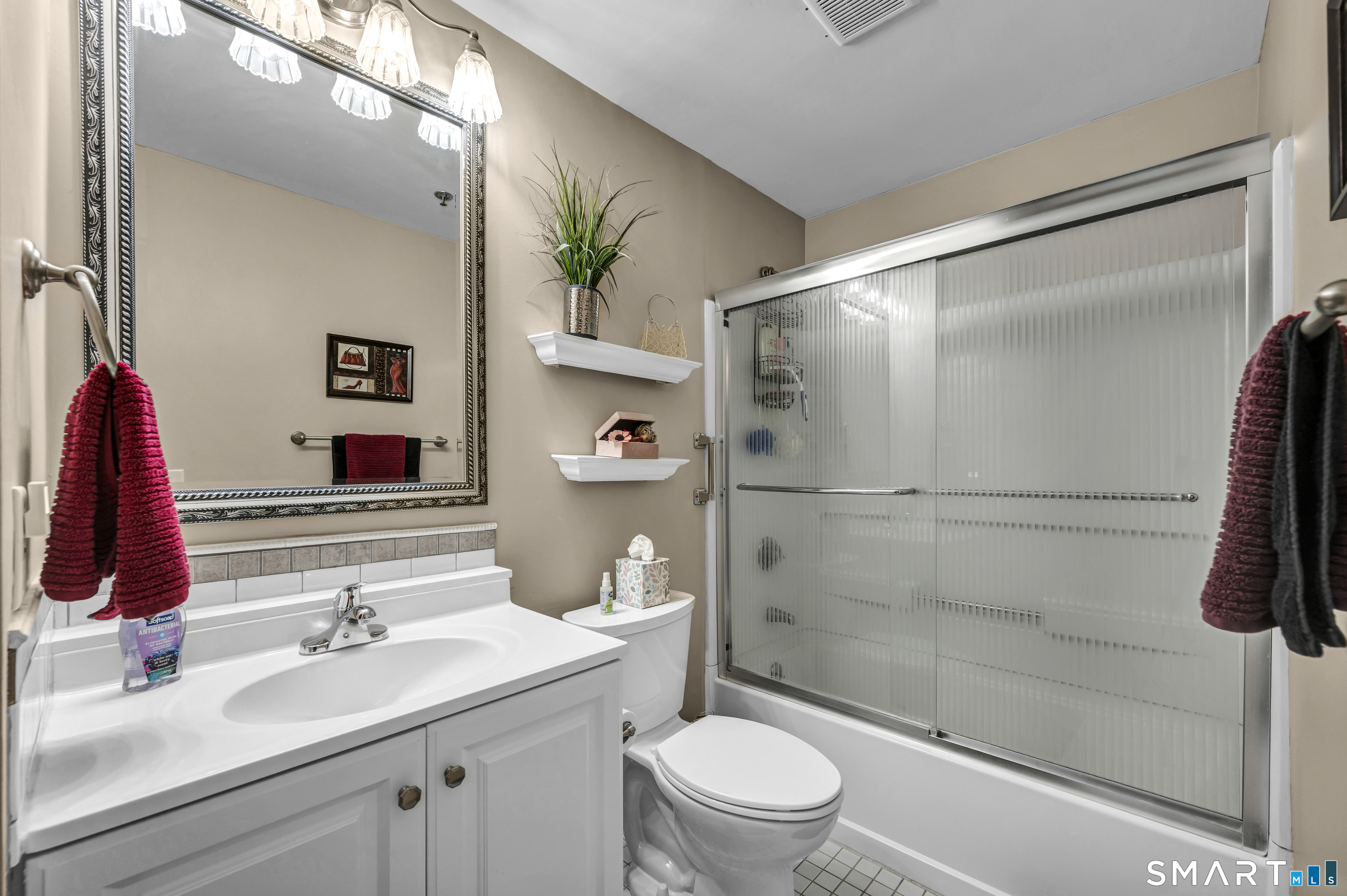 111 Dekoven Drive Middletown CT 06457