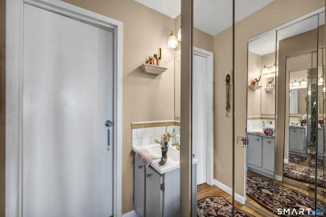 111 Dekoven Drive Middletown CT 06457